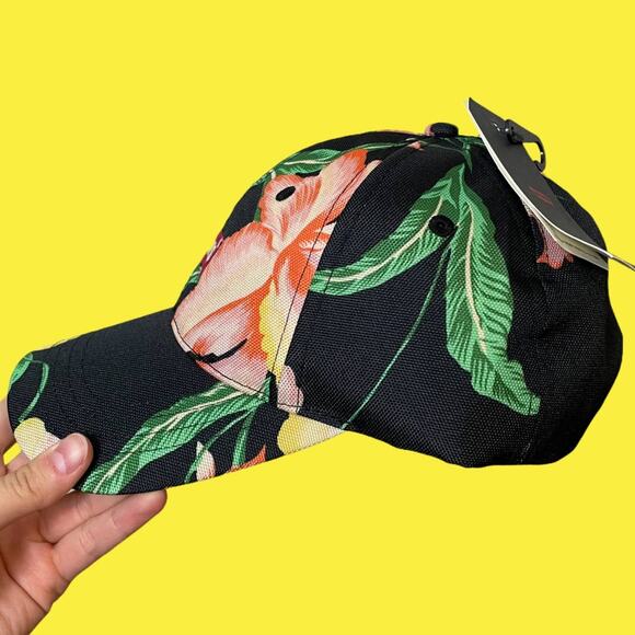 NWT Levi’s Floral Dad Hat - Picture 2 of 4